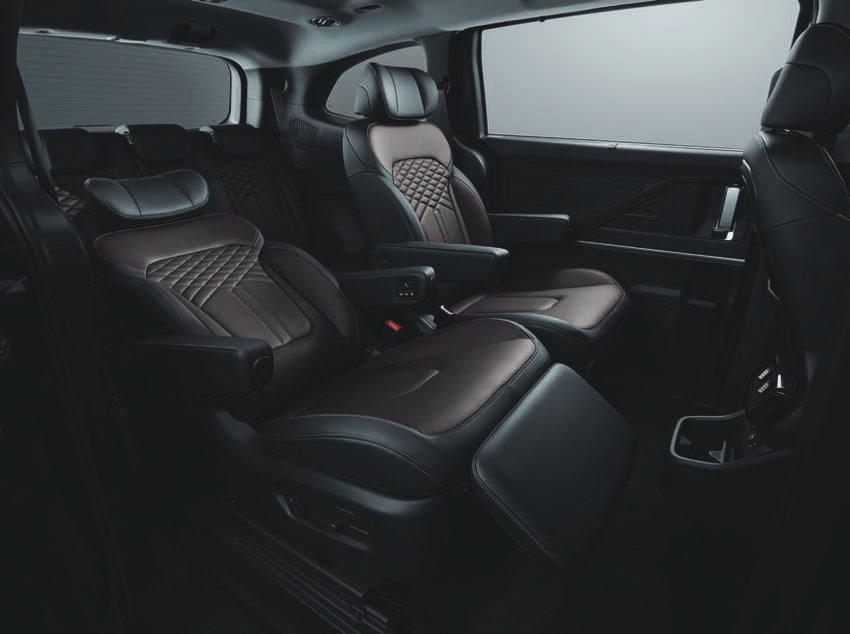 1.5T GLT-B 車型升級採用第二排 VIP 座椅。