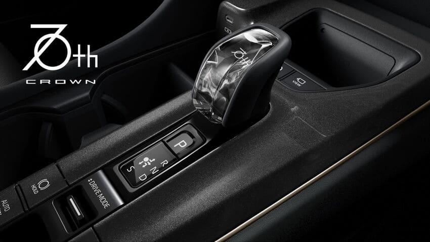 70 週年標誌水晶排檔桿