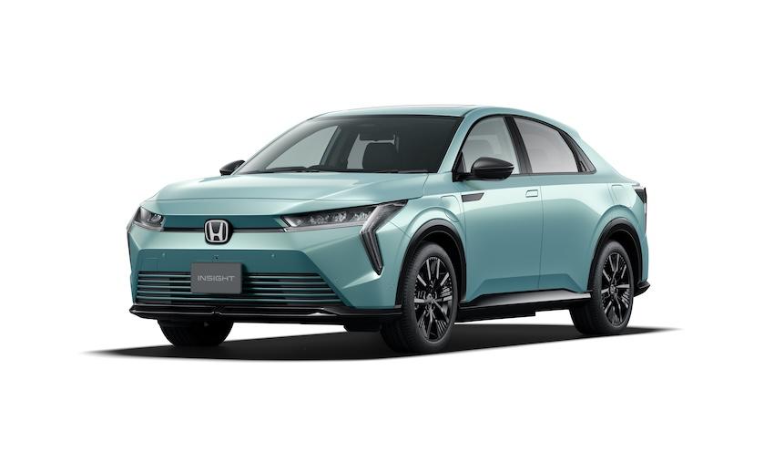 首度在日本推出的新車色 Aqua Topaz Metallic II。
