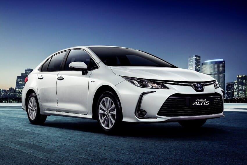 Toyota 在泰國推出新年式 Corolla Altis，重點在於新增油電入門車型。