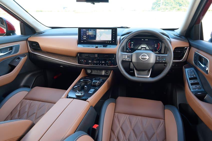 雙色內裝鋪陳擁有更好的質感表現。圖為日規版本。