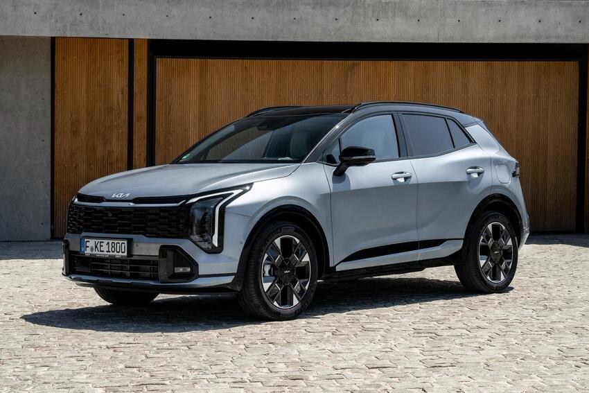Kia 小改款 Sportage 近日再度被民眾目前在台灣進行道路測試，預計今年正式發表上市。