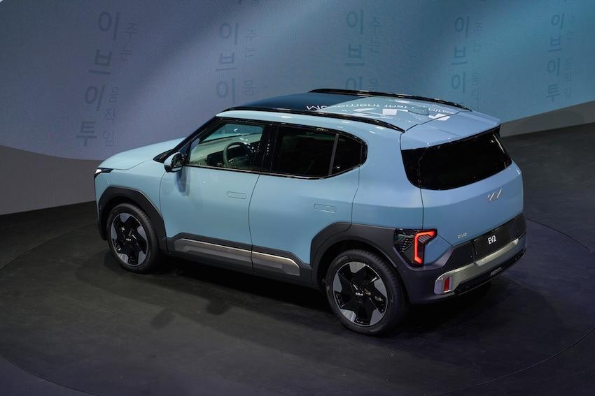 EV2 最高滿電續航可達 453 公里。