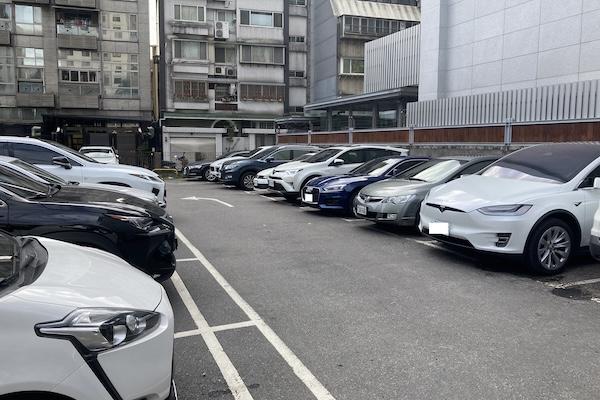 全台汽車牌照稅金變少了！財政部分析關鍵原因