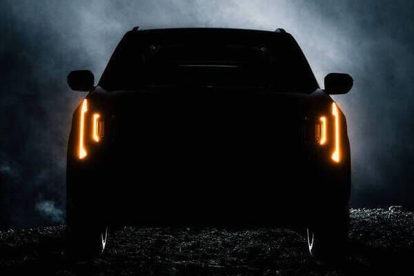 Kia 預告全新跨界 SUV 即將登場！外觀內裝更新挑戰 Corolla Cross