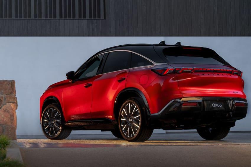 採用斜背設計強化動感氣勢，橫貫式 LED 尾燈也相當有辨識度。