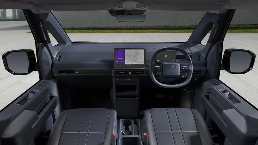 PV5 Passenger 乘用版內裝，採雙排五人座設定。