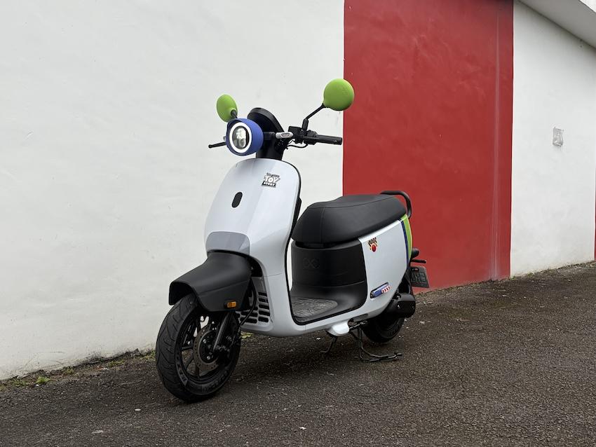 Gogoro EZZY 500 玩具總動員浩瀚宇宙號