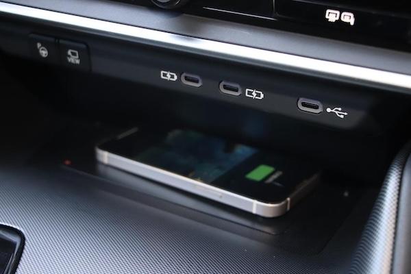 車內 USB 大升級！Type-C 功率上看 100W 筆電、平板都能充飽電