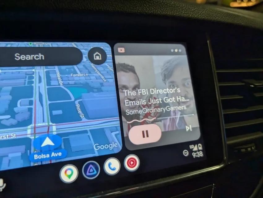 網路論壇 Reddit 用戶發現，YouTube 的播放控制按鈕，出現在 Android Auto 裡，這樣不需拿起手機即可播放、暫停和跳過影片。（圖片來源：Reddit）