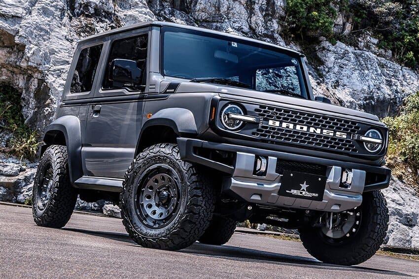 日本改裝品牌 Garage Ill 展示 Bron55 車身套件，賦予 Suzuki Jimny 美式越野風格。
