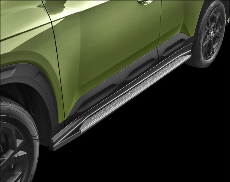 鋁合金踏板為專屬升級項目之一，更顯限量氣勢。