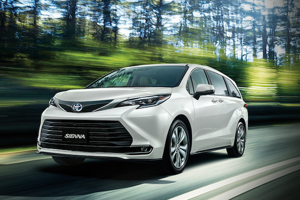 零關稅還沒上路  Toyota Sienna 大打折！新年式送測 11 車型展佈局