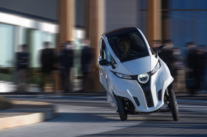 駕艙機車Lean3個人版明年Q1交車 預購價32.8萬元比企業版多1萬 3種車色選擇路權比照小型車