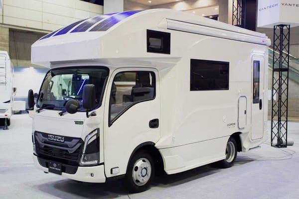 日系小貨卡改裝升級豪華露營車！內建兩張舒適大床 實用家電一應俱全