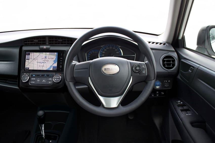 內裝維持既有鋪陳，但方向盤上改採光岡廠徽。