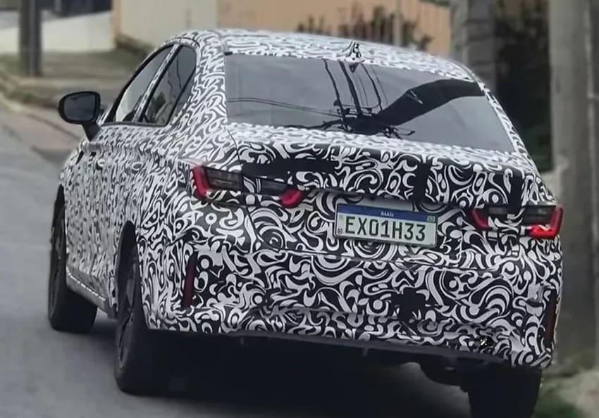 大改款 City 已偽裝上路進行測試。（圖片來源：Reddit）