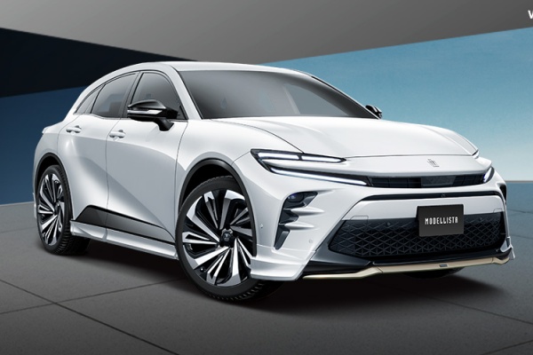 Toyota 皇冠跑旅化身「平民法拉利」！搭侵略動感外型 國內今年導入