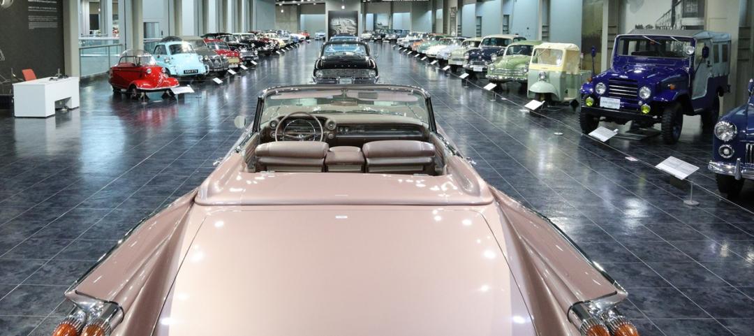 3樓展示1950年至今的各種多樣化汽車，包含來自歐洲、美國等地的經典車款。