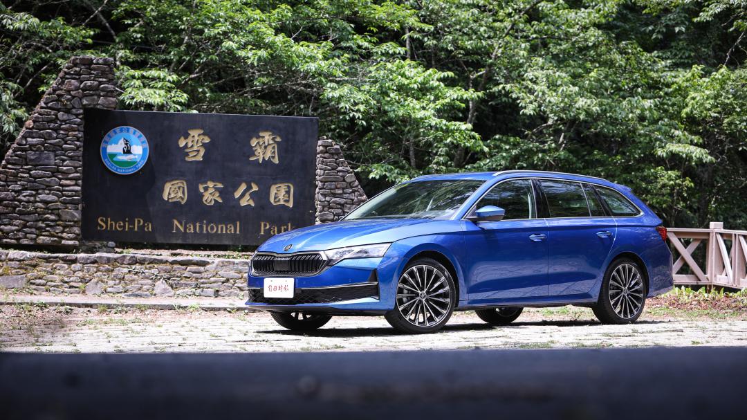 售價142.8萬元的Octavia Combi 4×4，是150萬元內唯一四驅旅行車之選。（記者鄭世樺攝）