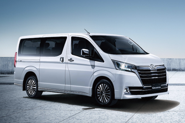 Toyota 6/9 人座 MPV 新年式降價  Granvia 升級安全配備