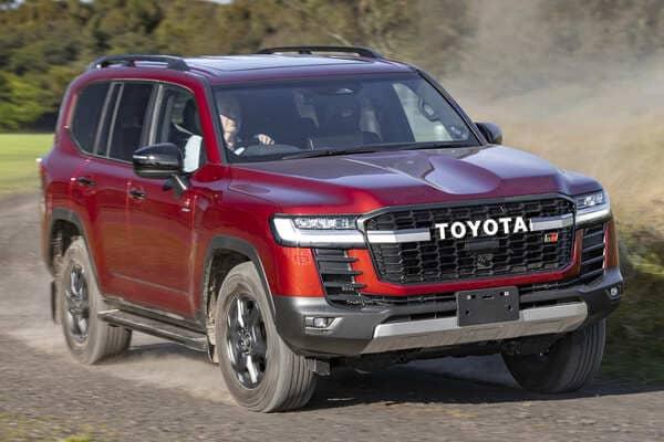 Toyota 當家越野休旅 Land Cruiser 動力升級！油電加持強化性能表現