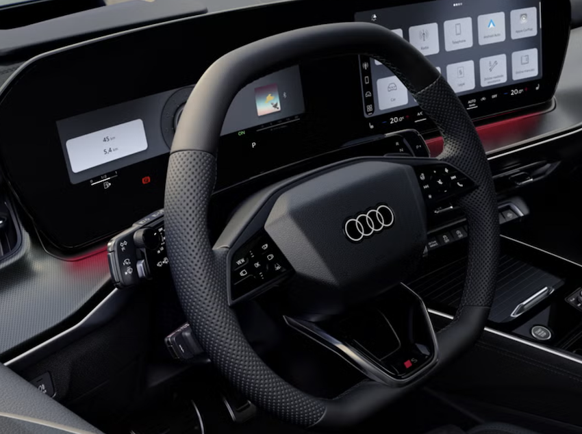 導入品牌最新Digital Stage 數位虛擬座艙，整合 11.9 吋 Audi virtual cockpit plus 數位儀表與 12.8 吋中央 MMI 觸控螢幕。