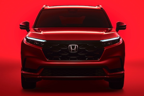 Honda 公布 CR-V 小改款預售價！混合動力 122.9 萬元起  汽油動力回到百萬內