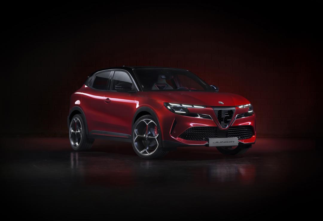 鎖定電動車入門市場而來的Junior Elettrica，參考保發中心預估售價230萬元。