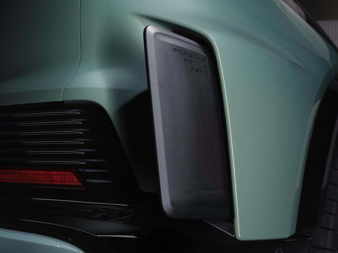 Turbo頂規車型採用主動式空力翼片，高速行進時能提升續航里程。