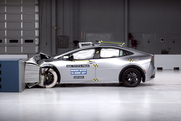 美 IIHS 公布 16 款新車撞測成績：BMW、Audi 安全表現反輸 Toyota Corolla