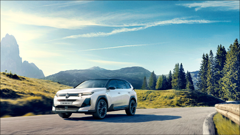 Citroen全新舒適油電休旅C5 Aircross擁有寬敞空間，並搭載魔毯液壓懸吊系統與減震座椅。
