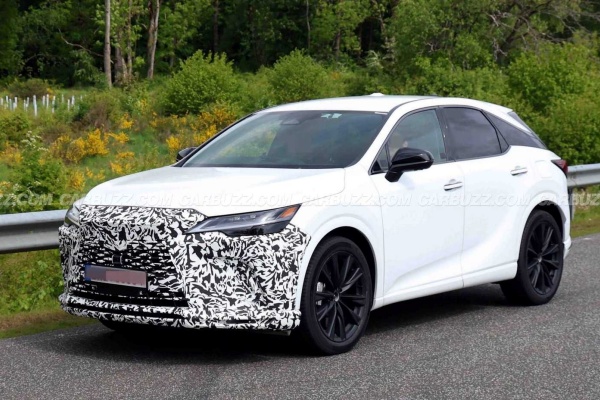 Lexus RX 中期改款測試車首度現身！改搭新式樣車頭 內裝導入大螢幕