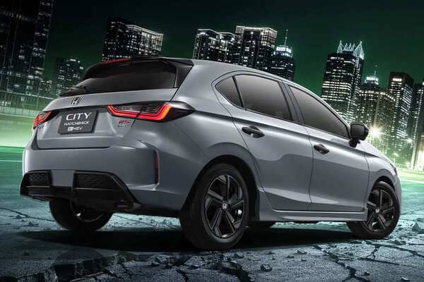 Honda 掀背小車改款升級！外觀內裝同步進化與 Toyota Yaris 同場較勁