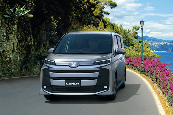 Toyota 主力 MPV 雙生車再進化！新增 8 人座 全面油電化