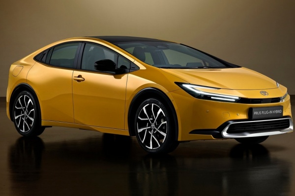 Toyota Prius 面臨生存危機！日媒爆料 Corolla 大改款將變成兄弟鬩牆