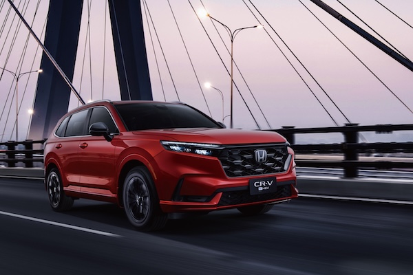 Honda CR-V 小改款正式開賣！百萬元有找 首搭油電動力 