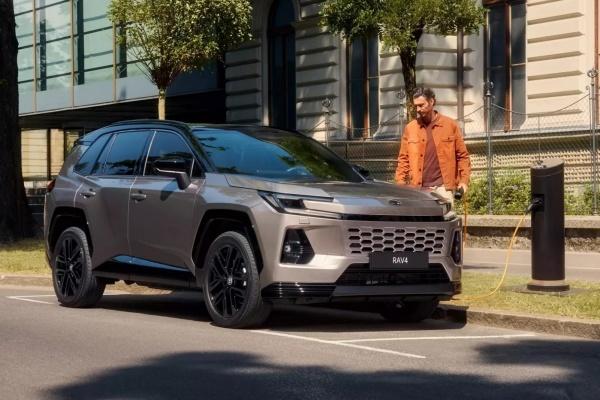 Toyota RAV4 PHEV 每公升可跑 131.6 公里!經銷端傳 6/15 上市開賣