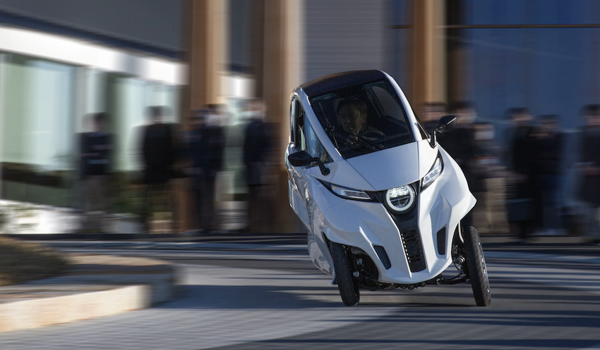 駕艙機車 Lean3 內部空間比想像更大!高爾夫球袋、1.8 公尺長物都塞得下