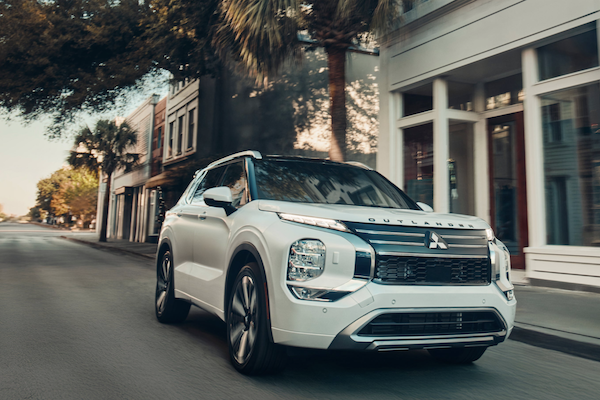 不只 Pajero 復活!三菱提前曝光下一代 Outlander、ASX