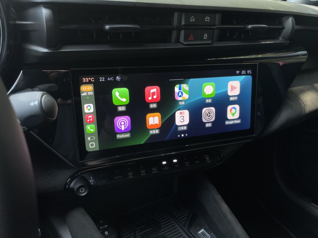 車載系統支援無線Apple CarPlay、Android Auto功能，符合時下科技趨勢。