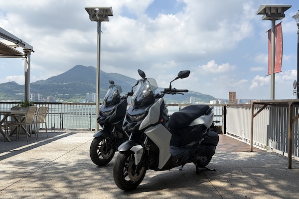抓準大型重機可停機車位優勢  宏佳騰 STR X 300 搶通勤市場