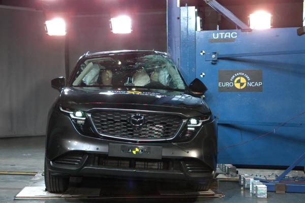 行人防護超越 Tesla、豪華車廠!Mazda 新世代 CX-5 安全表現獲 5 顆星