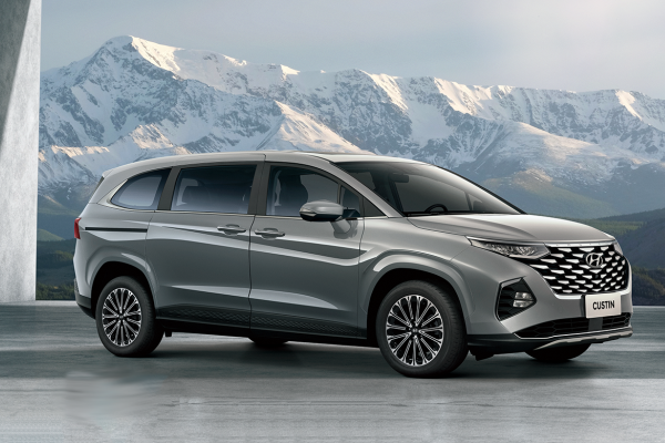 Hyundai 招牌 MPV Custin 將推新頂規車型!專屬內外配色搭 2.0 動力