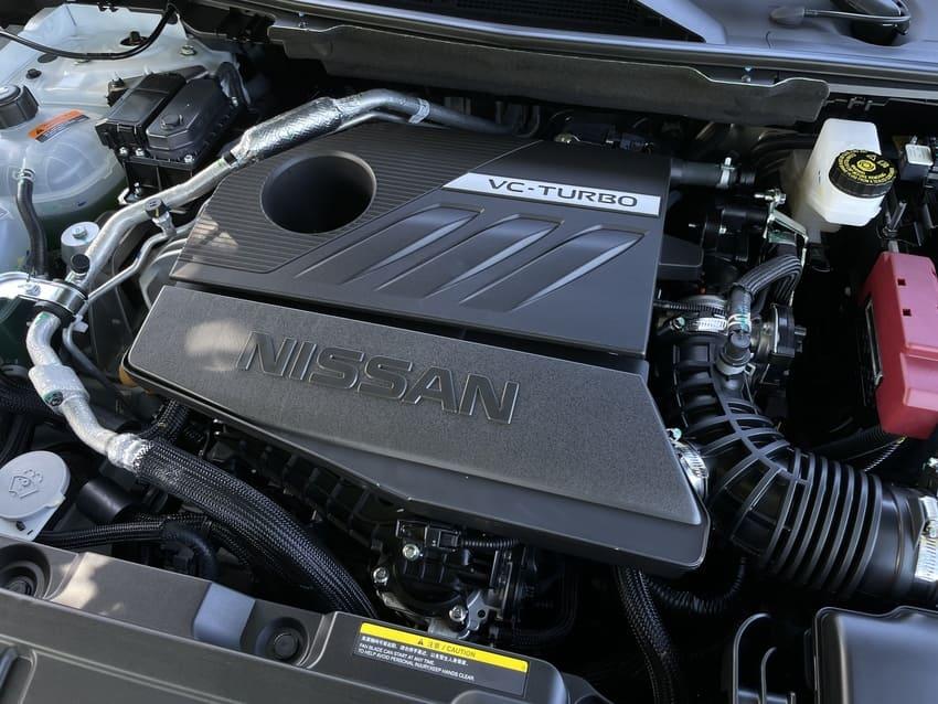 此具 1.5 升 VC-Turbo 引擎具備可變壓縮比設計，可提供 204 匹、30.6 公斤米的充沛輸出。