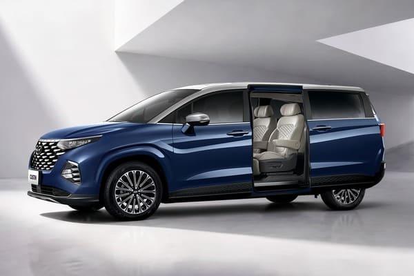 Hyundai 國產七人座 MPV 旗艦新選擇！升級雙色塗裝及 VIP 頭等座艙