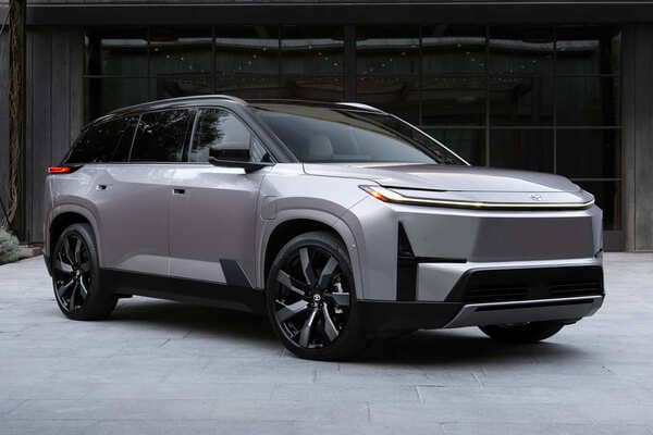 電動車熱潮退燒！？Toyota 全新七人座純電 SUV 傳將延後上市時間