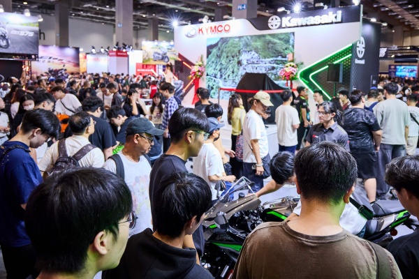 國際重機展人潮粗估破 10 萬人！光陽預告 13 日發表 2 款新車