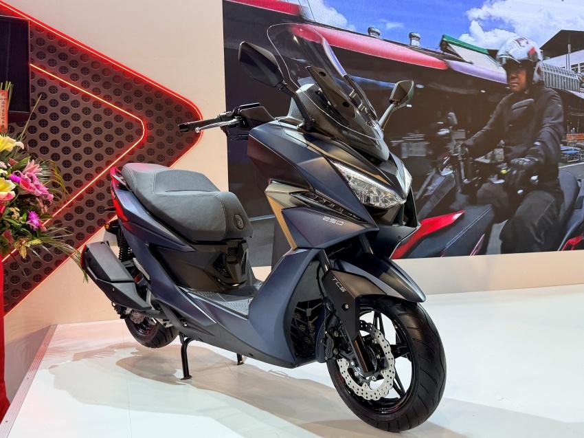 白牌旅跑 X-TOWN ST250 小改款登場。