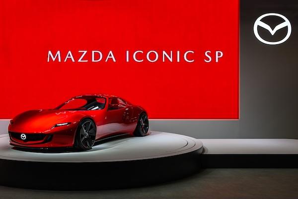 Mazda 神秘跑車專利曝光!蝴蝶門設計首度現身、搭前置後驅平台